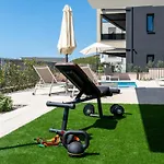 Villa Luxury Sea View - *