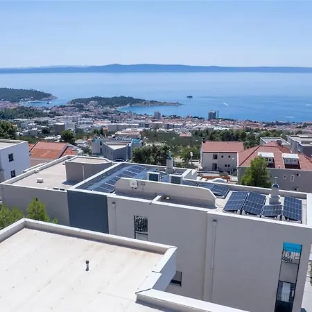 Luxury Sea View - *